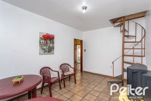 Casa à venda com 179m², 5 dormitórios, 3 vagas, no bairro Ipanema em Porto Alegre