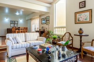 Casa à venda com 552m², 4 dormitórios, 2 suítes, 2 vagas, no bairro Jardim Isabel em Porto Alegre