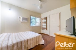 Casa à venda com 552m², 4 dormitórios, 2 suítes, 2 vagas, no bairro Jardim Isabel em Porto Alegre