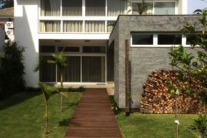 Casa em Condomínio à venda com 258m², 2 dormitórios, 2 suítes, 3 vagas, no bairro Hípica em Porto Alegre