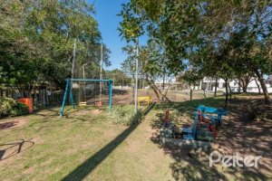 Casa em Condomínio à venda com 234m², 3 dormitórios, 3 suítes, 3 vagas, no bairro Hípica em Porto Alegre