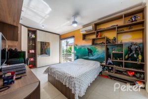 Casa em Condomínio à venda com 234m², 3 dormitórios, 3 suítes, 3 vagas, no bairro Hípica em Porto Alegre