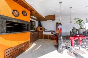 Casa em Condomínio à venda com 234m², 3 dormitórios, 3 suítes, 3 vagas, no bairro Hípica em Porto Alegre