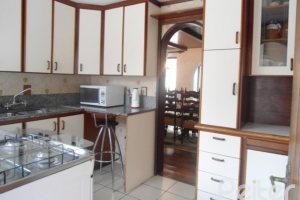 Casa à venda com 259m², 3 dormitórios, 1 suíte, 2 vagas, no bairro Jardim Isabel em Porto Alegre