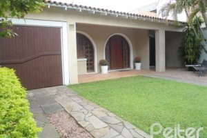 Casa à venda com 259m², 3 dormitórios, 1 suíte, 2 vagas, no bairro Jardim Isabel em Porto Alegre