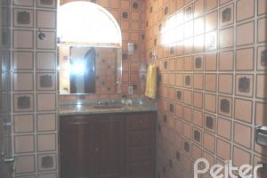 Casa à venda com 259m², 3 dormitórios, 1 suíte, 2 vagas, no bairro Jardim Isabel em Porto Alegre