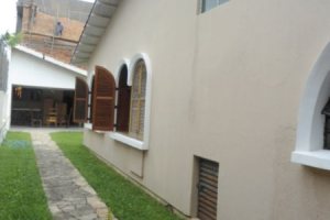 Casa à venda com 259m², 3 dormitórios, 1 suíte, 2 vagas, no bairro Jardim Isabel em Porto Alegre