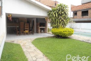 Casa à venda com 259m², 3 dormitórios, 1 suíte, 2 vagas, no bairro Jardim Isabel em Porto Alegre