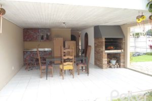 Casa à venda com 259m², 3 dormitórios, 1 suíte, 2 vagas, no bairro Jardim Isabel em Porto Alegre