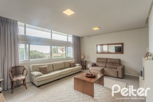 Casa à venda com 257m², 3 dormitórios, 3 suítes, 3 vagas, no bairro Sétimo Céu em Porto Alegre