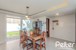 Casa à venda com 257m², 3 dormitórios, 3 suítes, 3 vagas, no bairro Sétimo Céu em Porto Alegre