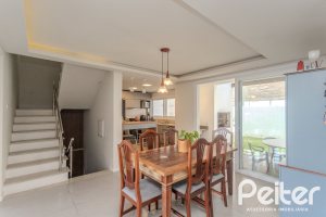 Casa à venda com 257m², 3 dormitórios, 3 suítes, 3 vagas, no bairro Sétimo Céu em Porto Alegre