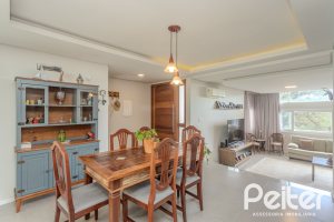 Casa à venda com 257m², 3 dormitórios, 3 suítes, 3 vagas, no bairro Sétimo Céu em Porto Alegre