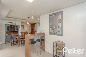 Casa à venda com 257m², 3 dormitórios, 3 suítes, 3 vagas, no bairro Sétimo Céu em Porto Alegre