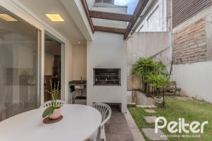 Casa à venda com 257m², 3 dormitórios, 3 suítes, 3 vagas, no bairro Sétimo Céu em Porto Alegre