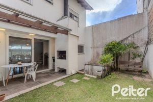 Casa à venda com 257m², 3 dormitórios, 3 suítes, 3 vagas, no bairro Sétimo Céu em Porto Alegre