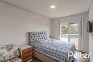 Casa à venda com 257m², 3 dormitórios, 3 suítes, 3 vagas, no bairro Sétimo Céu em Porto Alegre