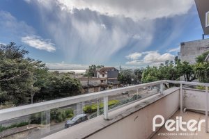 Casa à venda com 257m², 3 dormitórios, 3 suítes, 3 vagas, no bairro Sétimo Céu em Porto Alegre