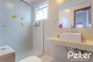 Casa à venda com 257m², 3 dormitórios, 3 suítes, 3 vagas, no bairro Sétimo Céu em Porto Alegre