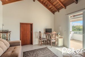 Casa à venda com 257m², 3 dormitórios, 3 suítes, 3 vagas, no bairro Sétimo Céu em Porto Alegre