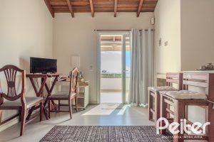 Casa à venda com 257m², 3 dormitórios, 3 suítes, 3 vagas, no bairro Sétimo Céu em Porto Alegre