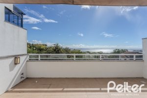 Casa à venda com 257m², 3 dormitórios, 3 suítes, 3 vagas, no bairro Sétimo Céu em Porto Alegre