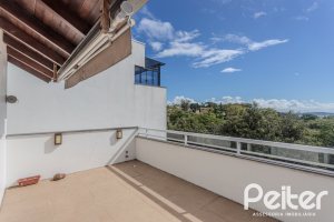 Casa à venda com 257m², 3 dormitórios, 3 suítes, 3 vagas, no bairro Sétimo Céu em Porto Alegre