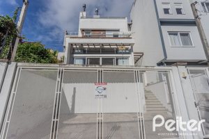 Casa à venda com 257m², 3 dormitórios, 3 suítes, 3 vagas, no bairro Sétimo Céu em Porto Alegre