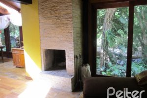 Casa à venda com 600m², 7 dormitórios, 3 suítes, 3 vagas, no bairro Espírito Santo em Porto Alegre