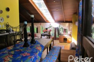 Casa à venda com 600m², 7 dormitórios, 3 suítes, 3 vagas, no bairro Espírito Santo em Porto Alegre