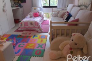 Casa à venda com 600m², 7 dormitórios, 3 suítes, 3 vagas, no bairro Espírito Santo em Porto Alegre