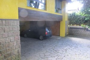 Casa à venda com 600m², 7 dormitórios, 3 suítes, 3 vagas, no bairro Espírito Santo em Porto Alegre