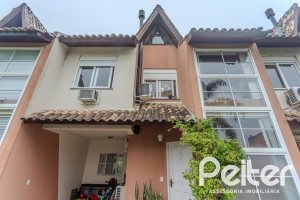 Casa em Condomínio à venda com 131m², 3 dormitórios, 2 suítes, 2 vagas, no bairro Tristeza em Porto Alegre