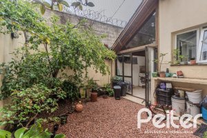 Casa em Condomínio à venda com 131m², 3 dormitórios, 2 suítes, 2 vagas, no bairro Tristeza em Porto Alegre