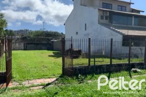 Terreno à venda com 330m², no bairro Cavalhada em Porto Alegre