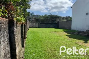 Terreno à venda com 330m², no bairro Cavalhada em Porto Alegre