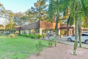 Casa em Condomínio à venda com 450m², 6 dormitórios, 4 suítes, 2 vagas, no bairro Terra Ville em Porto Alegre