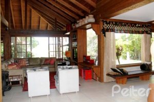 Casa em Condomínio à venda com 450m², 6 dormitórios, 4 suítes, 2 vagas, no bairro Terra Ville em Porto Alegre