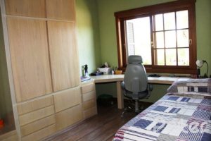 Casa em Condomínio à venda com 450m², 6 dormitórios, 4 suítes, 2 vagas, no bairro Terra Ville em Porto Alegre