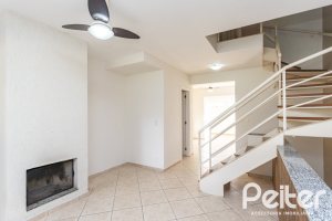 Casa em Condomínio à venda com 159m², 3 dormitórios, 1 suíte, 2 vagas, no bairro Tristeza em Porto Alegre