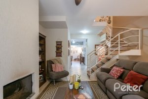 Casa em Condomínio à venda com 159m², 3 dormitórios, 1 suíte, 2 vagas, no bairro Tristeza em Porto Alegre