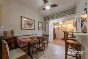 Casa em Condomínio à venda com 159m², 3 dormitórios, 1 suíte, 2 vagas, no bairro Tristeza em Porto Alegre