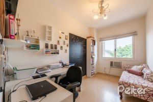 Casa em Condomínio à venda com 159m², 3 dormitórios, 1 suíte, 2 vagas, no bairro Tristeza em Porto Alegre