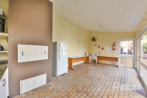 Casa em Condomínio à venda com 159m², 3 dormitórios, 1 suíte, 2 vagas, no bairro Tristeza em Porto Alegre