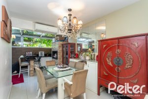 Casa em Condomínio à venda com 184m², 3 dormitórios, 1 suíte, 2 vagas, no bairro Vila Assunção em Porto Alegre