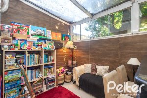 Casa em Condomínio à venda com 184m², 3 dormitórios, 1 suíte, 2 vagas, no bairro Vila Assunção em Porto Alegre