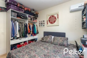 Casa em Condomínio à venda com 184m², 3 dormitórios, 1 suíte, 2 vagas, no bairro Vila Assunção em Porto Alegre