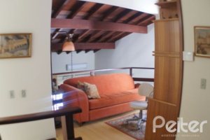 Casa à venda com 324m², 3 dormitórios, 1 suíte, 4 vagas, no bairro Tristeza em Porto Alegre