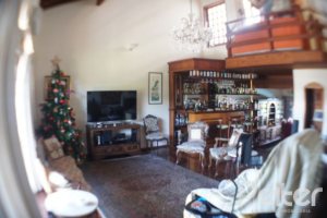 Casa à venda com 324m², 3 dormitórios, 1 suíte, 4 vagas, no bairro Tristeza em Porto Alegre