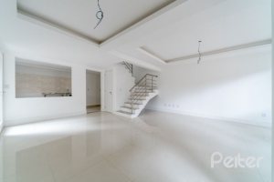Casa em Condomínio à venda com 227m², 3 dormitórios, 1 suíte, 2 vagas, no bairro Tristeza em Porto Alegre
